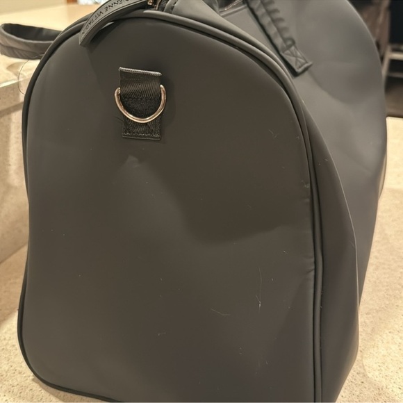 Adrienne Vittadini AV Elite Collection Matte Nylon Duffel Bag NWT - Picture 4 of 11